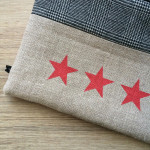 Pochette 3 étoiles rouge