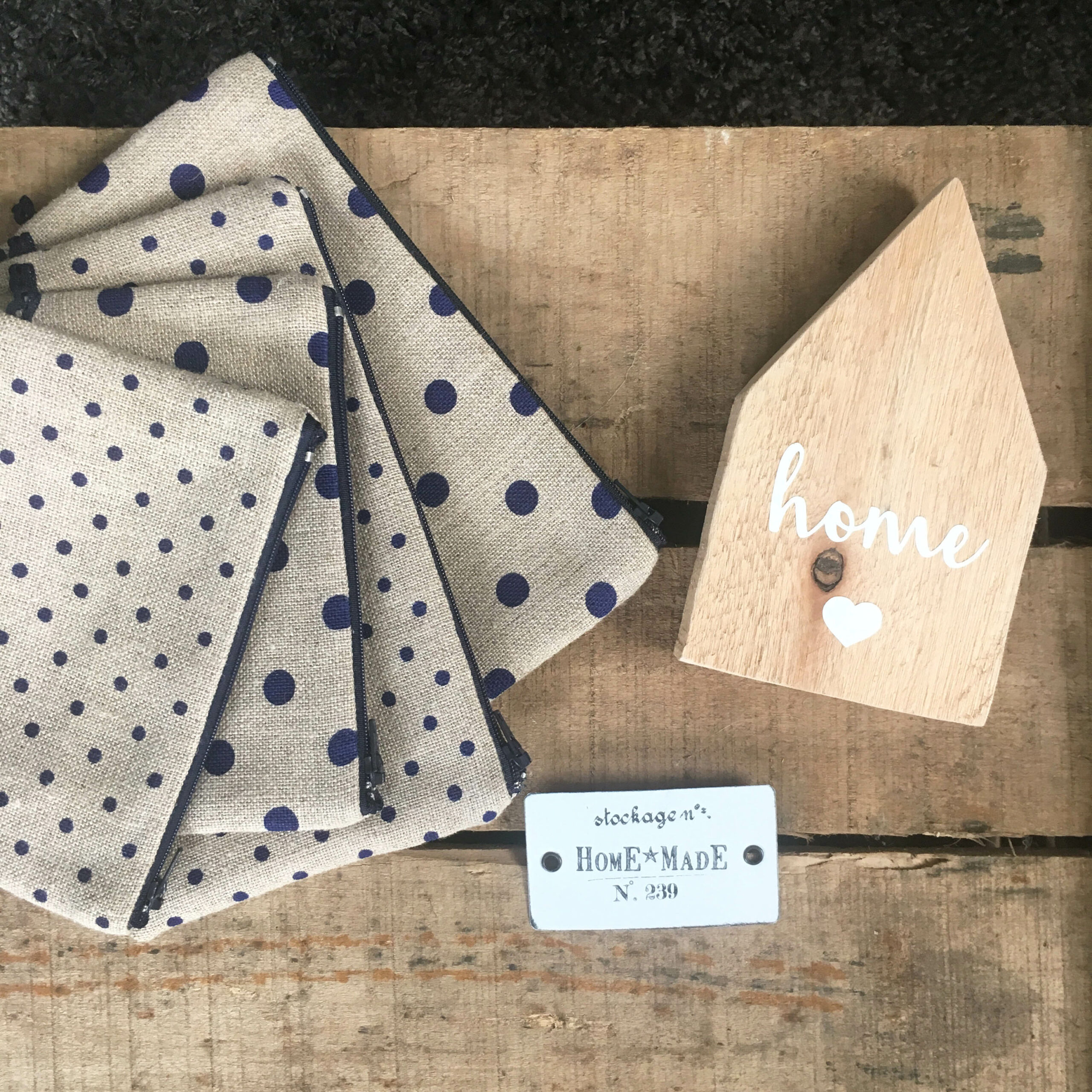 adf-pochettepoisbleu1 Pochettes Pois Bleu – Image 1