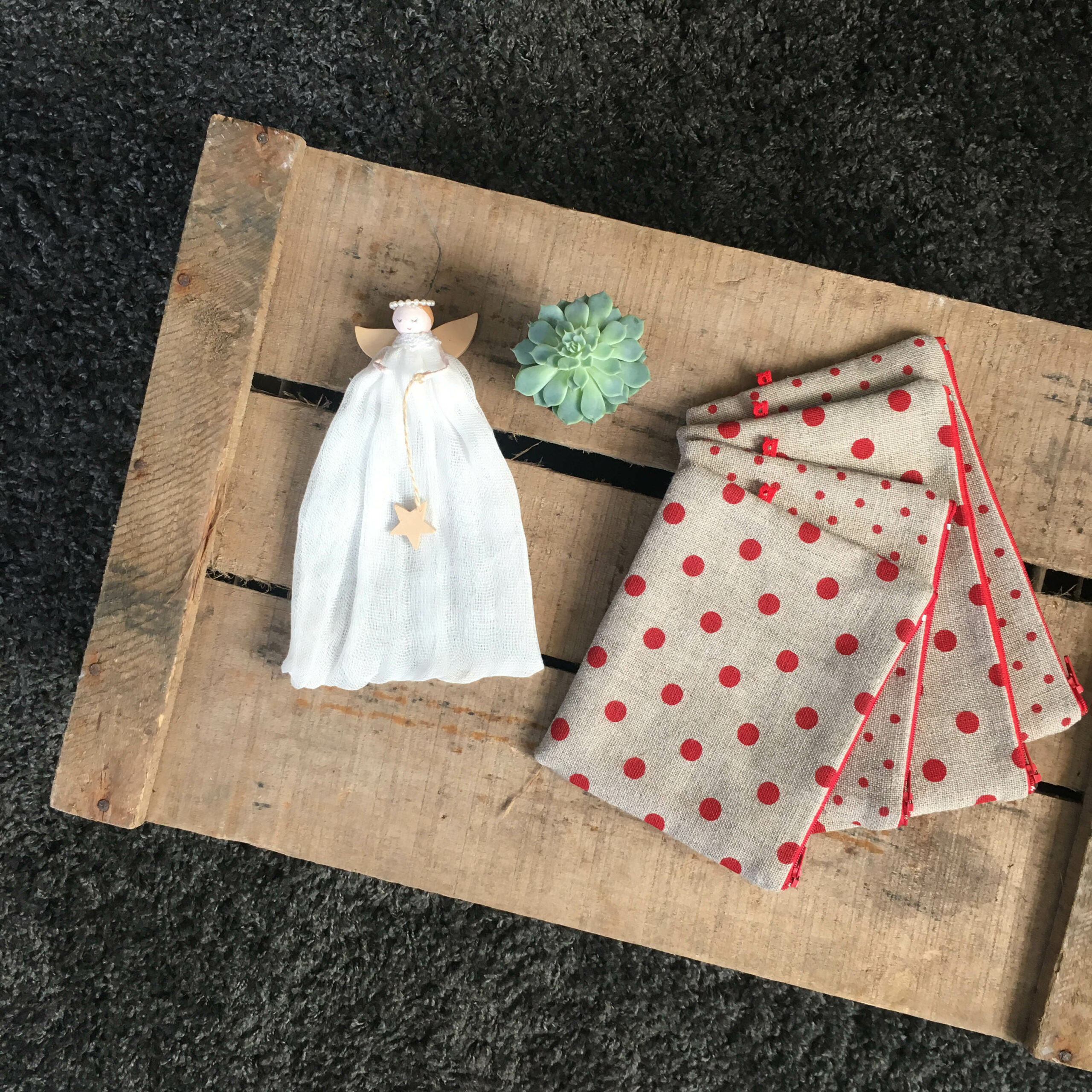 adf-pochettespoisrouge2 Pochettes Pois Rouge – Image 1