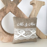 Coussin alliances Mr & Mme - Dentelle écru – Image 2