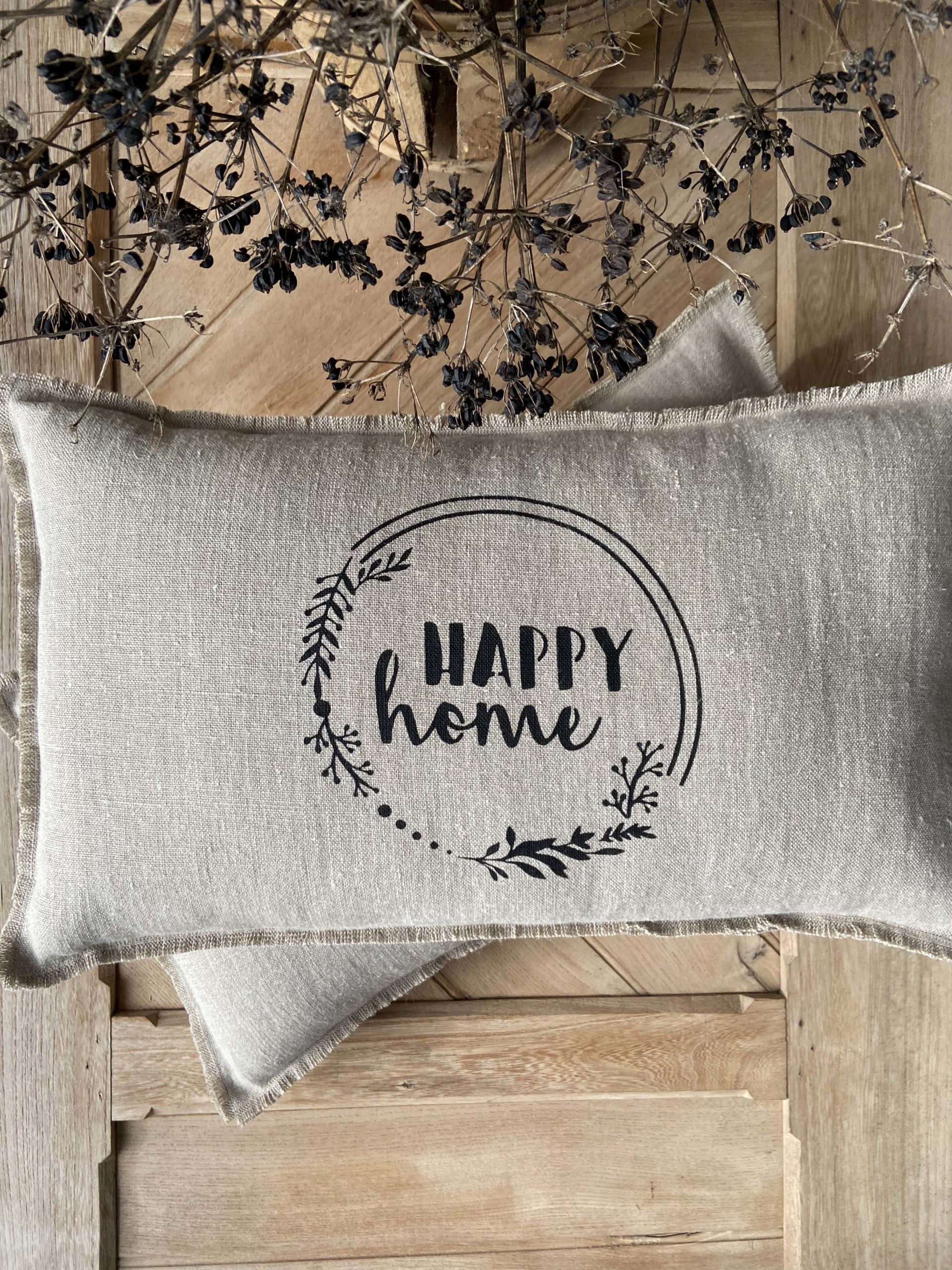 adf-coussin-happyhome-noir-1 Coussin "Happy Home" – Image 1