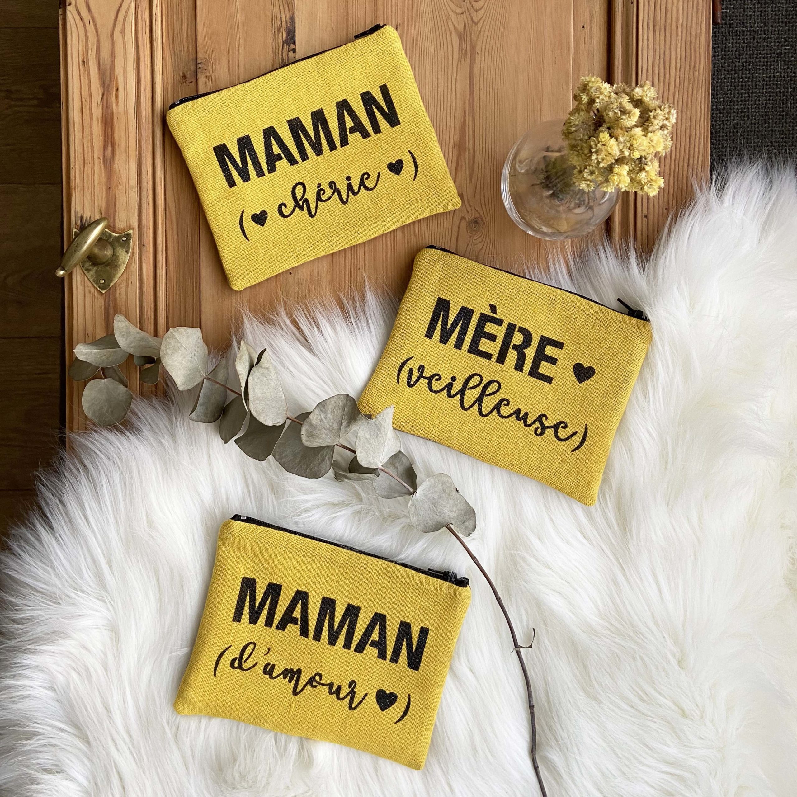 adf-pochettefetedesmerejaune-2-C Fête des mères 2020 / Pochettes "Maman" JAUNE – Image 1