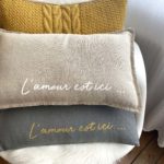 Coussin "L'amour est ici..."