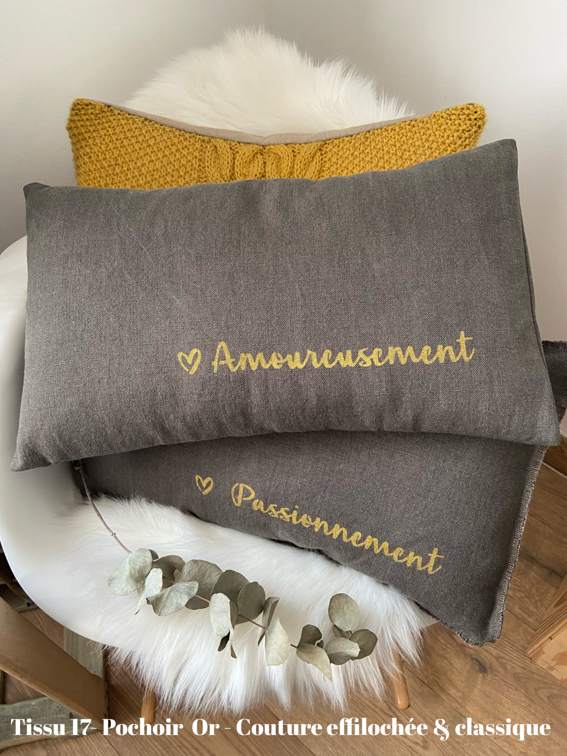 adf-amoureusement-passionnement-17-T Coussin " Amoureusement ou Passionnément " – Image 1