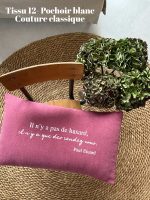 Coussin "Il n'y a pas de hasard, il n'y a que des rendez-vous" Paul Eluard